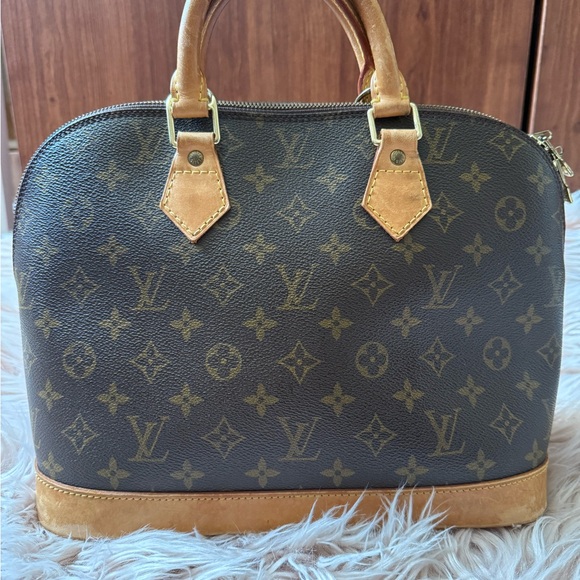 ๐ฏ % Authentic Louis Vuitton LV Hand Bag Alma Brown Monogram bag - Picture 2 of 16